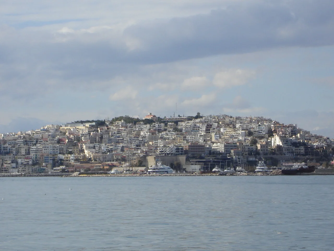 Καστέλλα (Πειραιάς)