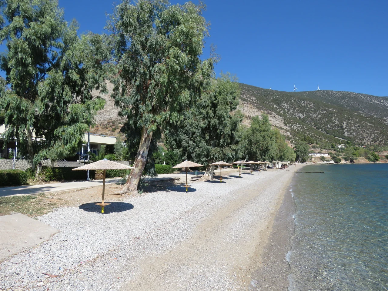 Άσπρα Σπίτια (Παραλία Διστόμου)