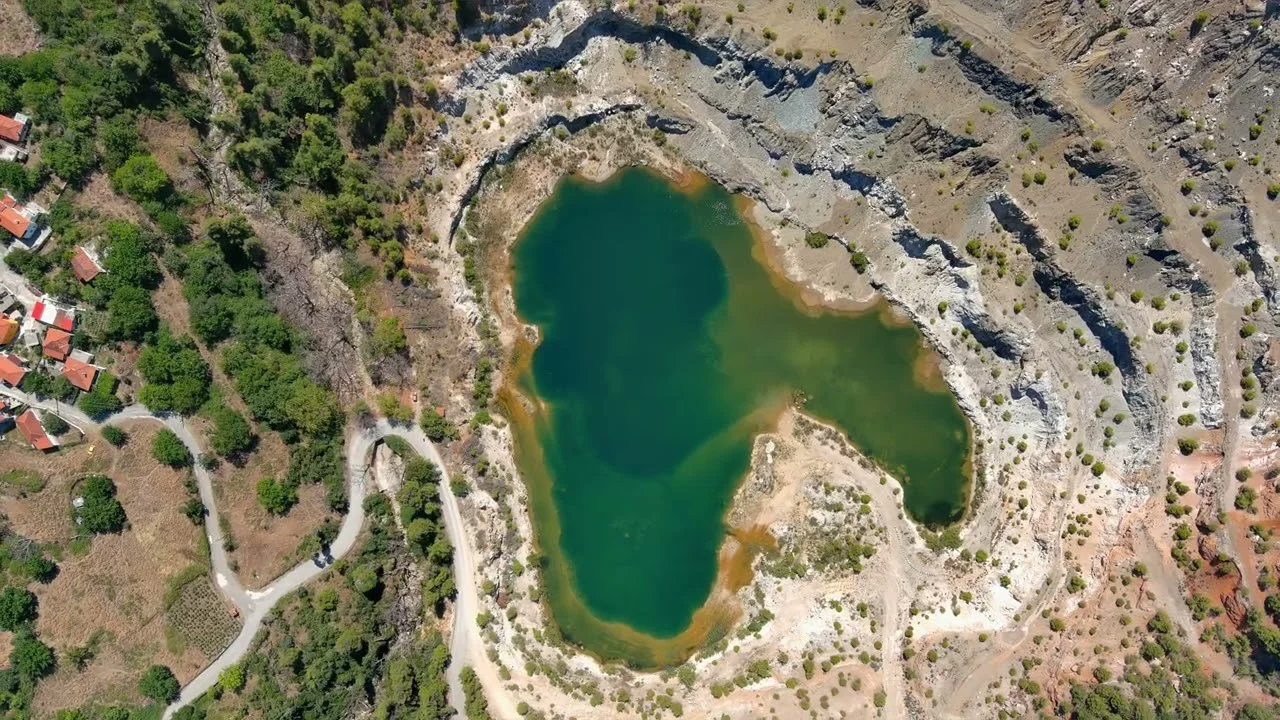 Καλύβια Χαλκίδας