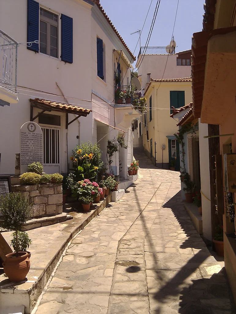 Μανολάτες